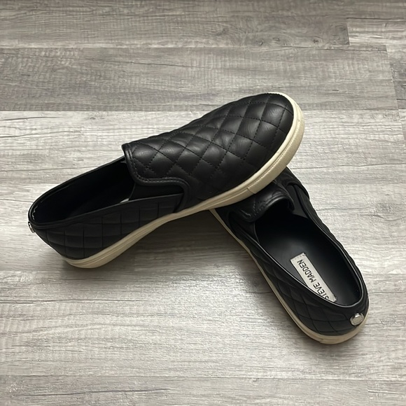 Steve Madden Women’s Slip-on Sneaker - Picture 2 of 2